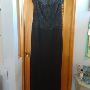 FORMAL BLACK DRESS